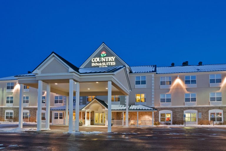 country-inn-suites-houghton - Visit Houghton, MI